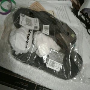 10.00 a pair have 7 pairs